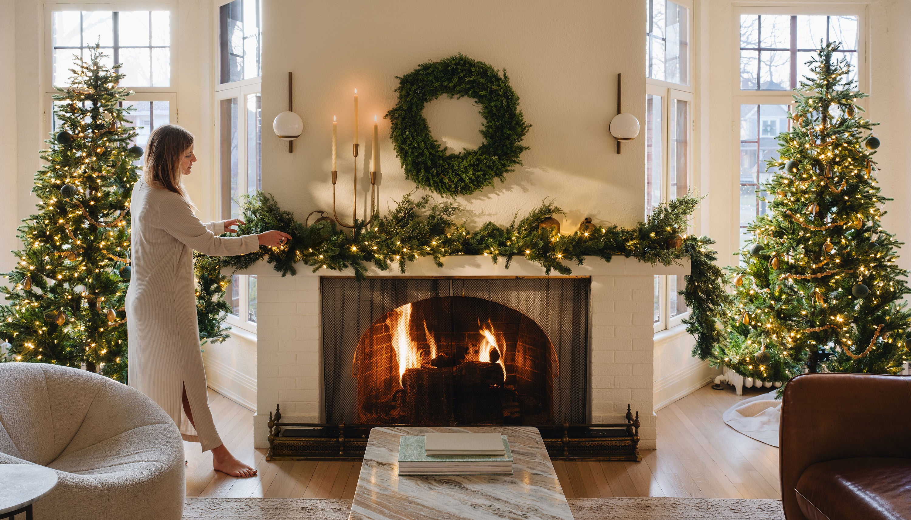 Decorating for the Holidays with Garlands | Afloral