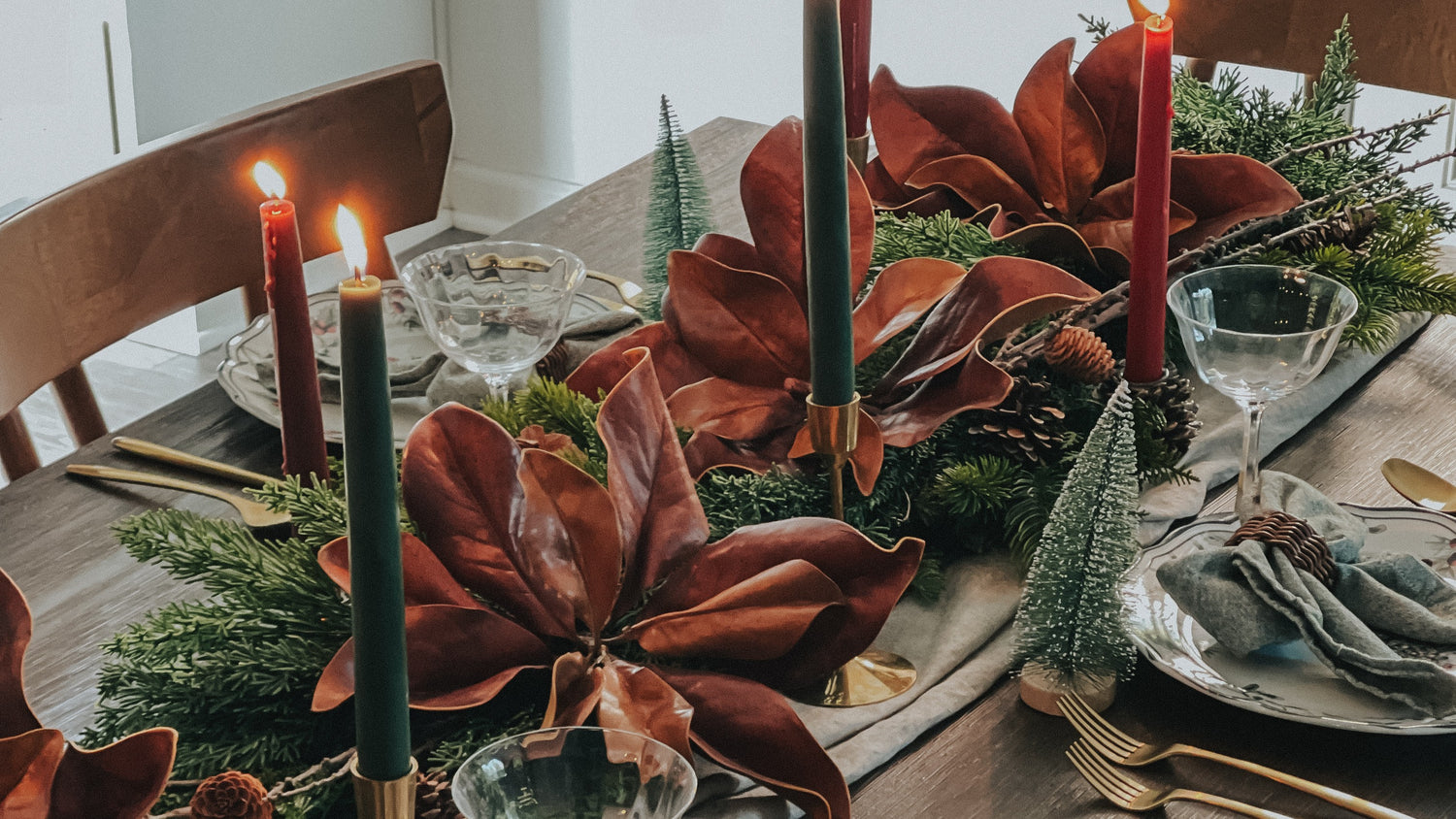 Magnolia & Pine Holiday Tablescape by Afloral