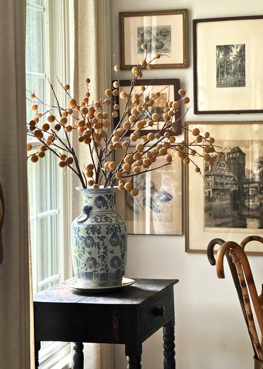 Decorative vase with longan berries