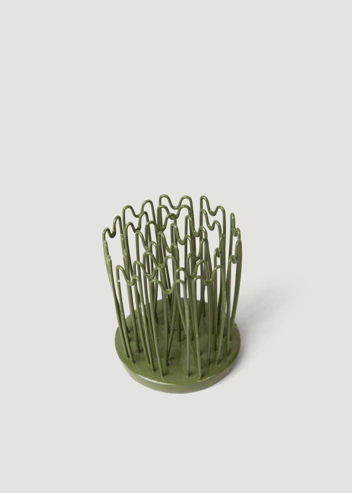 small hairpin frog holder tool for flower arranging