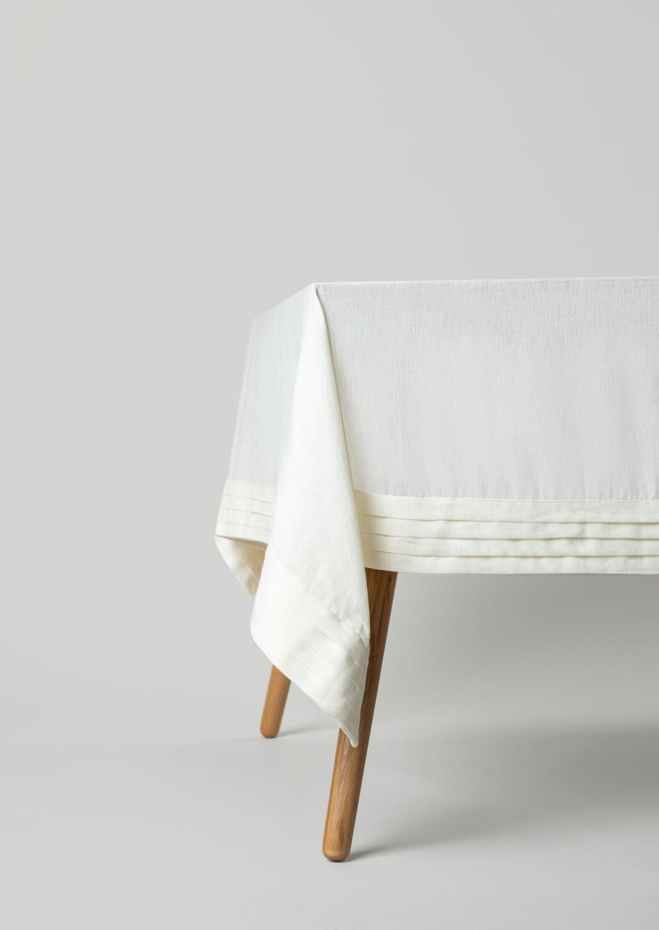 Malaika Linen Pleated Tablecloth in Ecru