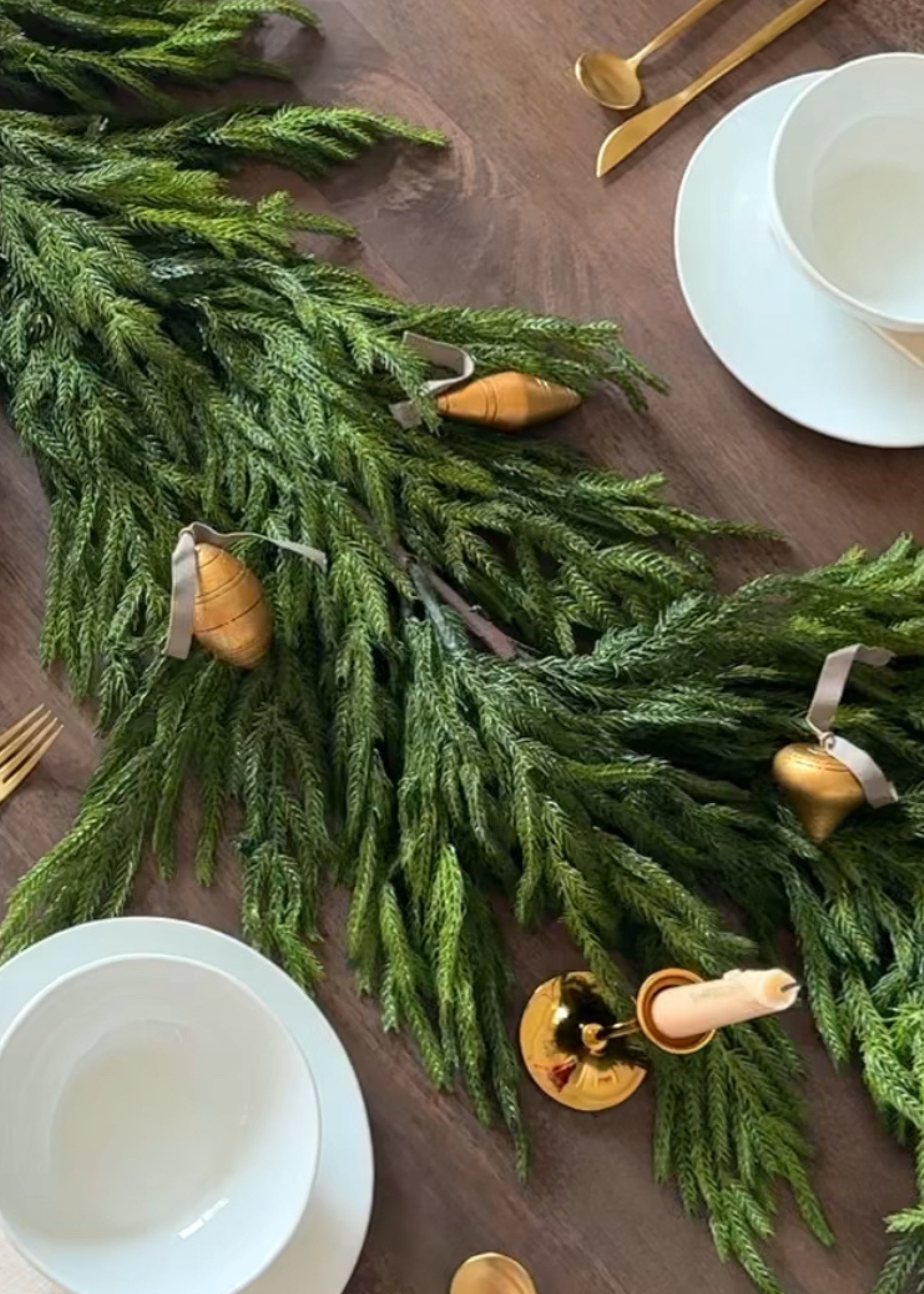 Norfolk Pine Table Garland