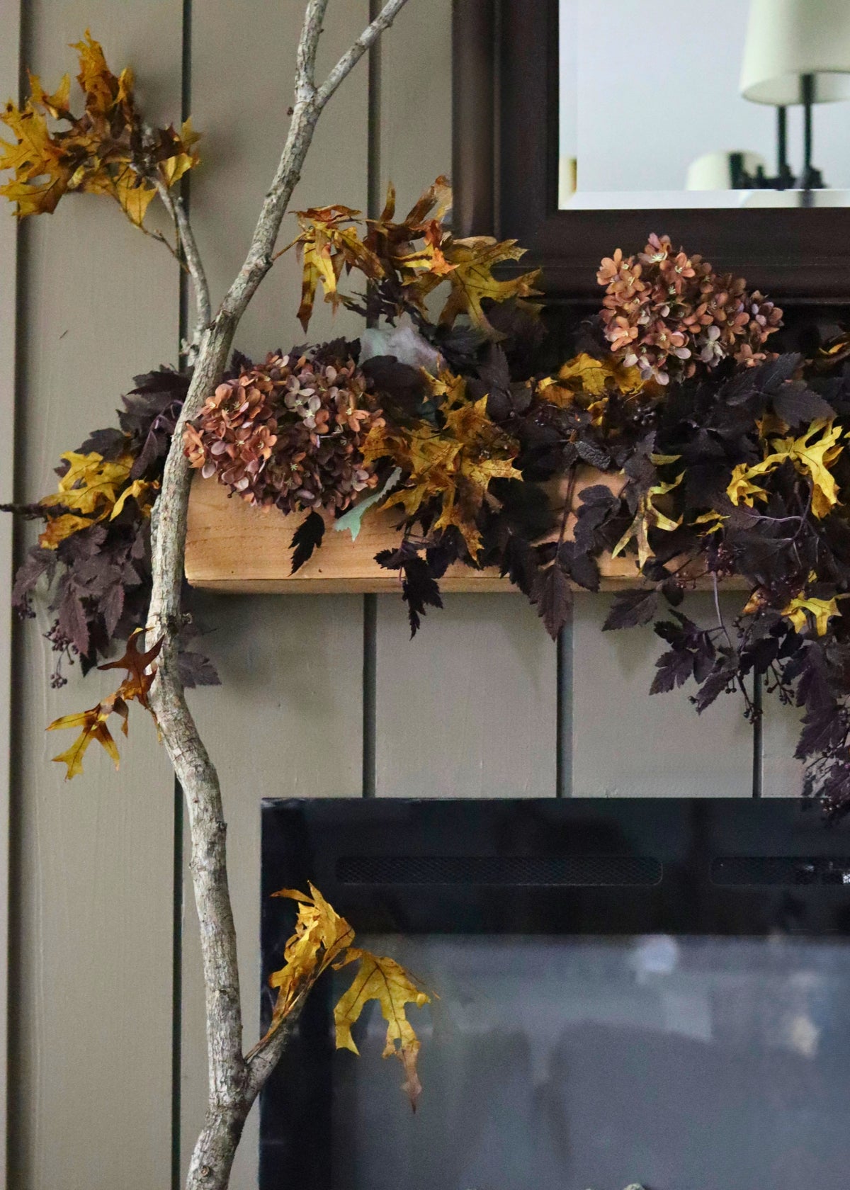 cimicifuga garland styled with preserved oak leaves and hydrangeas