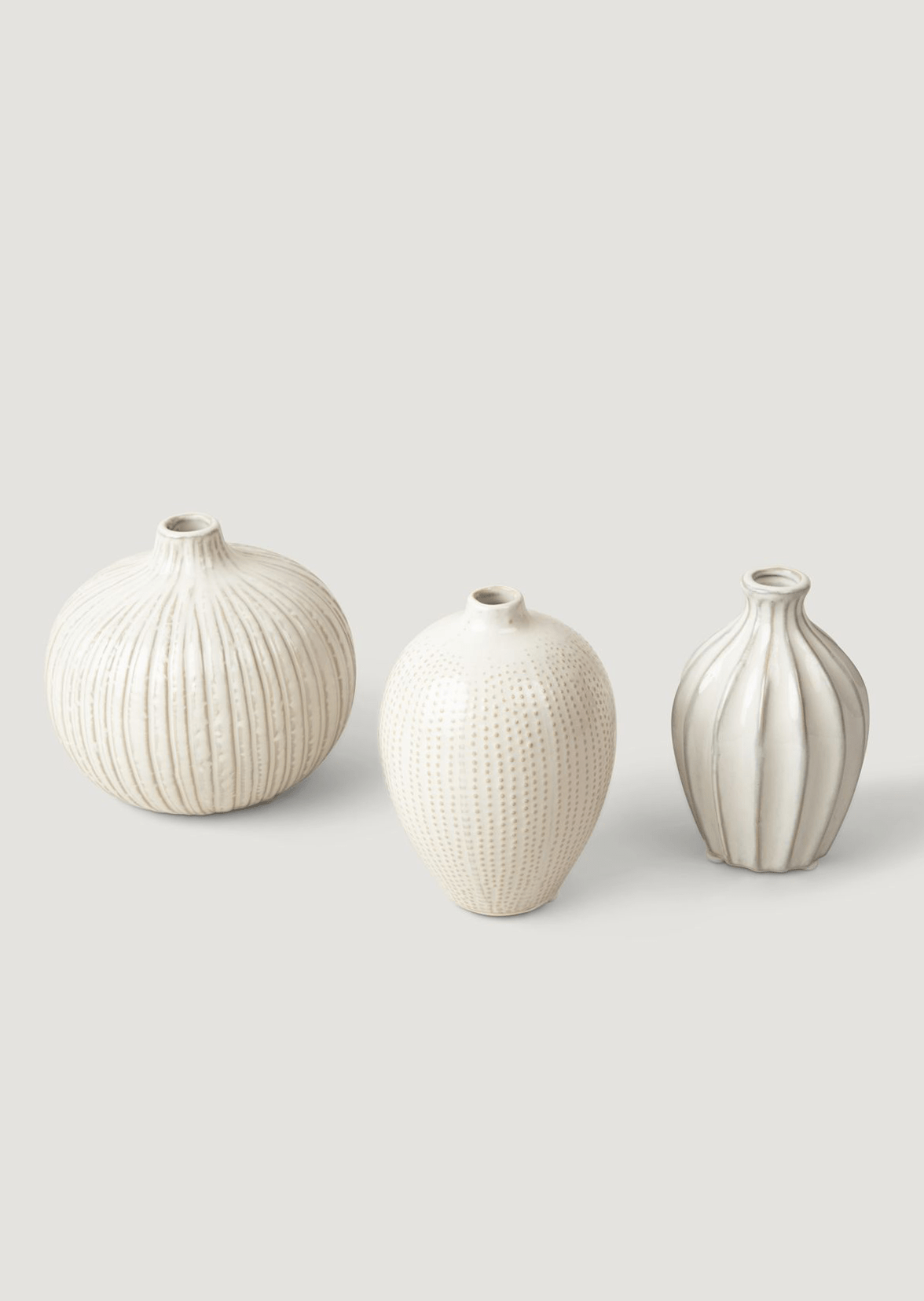 Set of 3 Textured Bud Vases in White Ceramic at Afloral