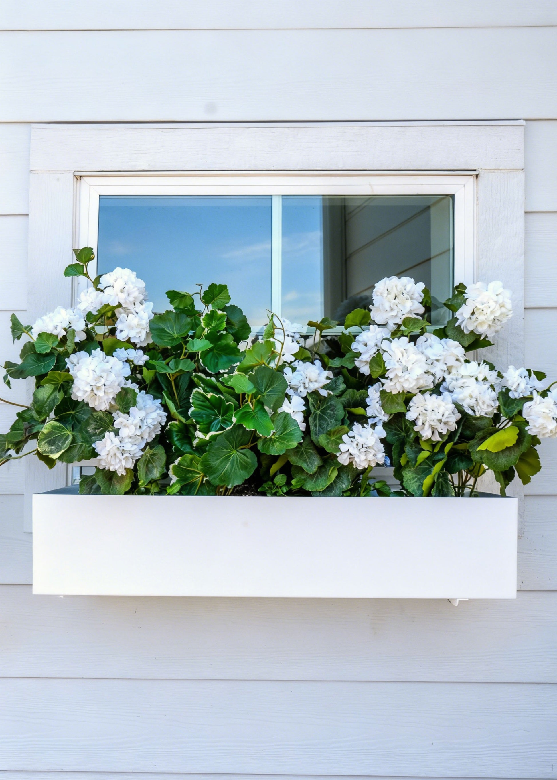 Fake Geranium Indoor/Outdoor Water Resistant Bush - 22"