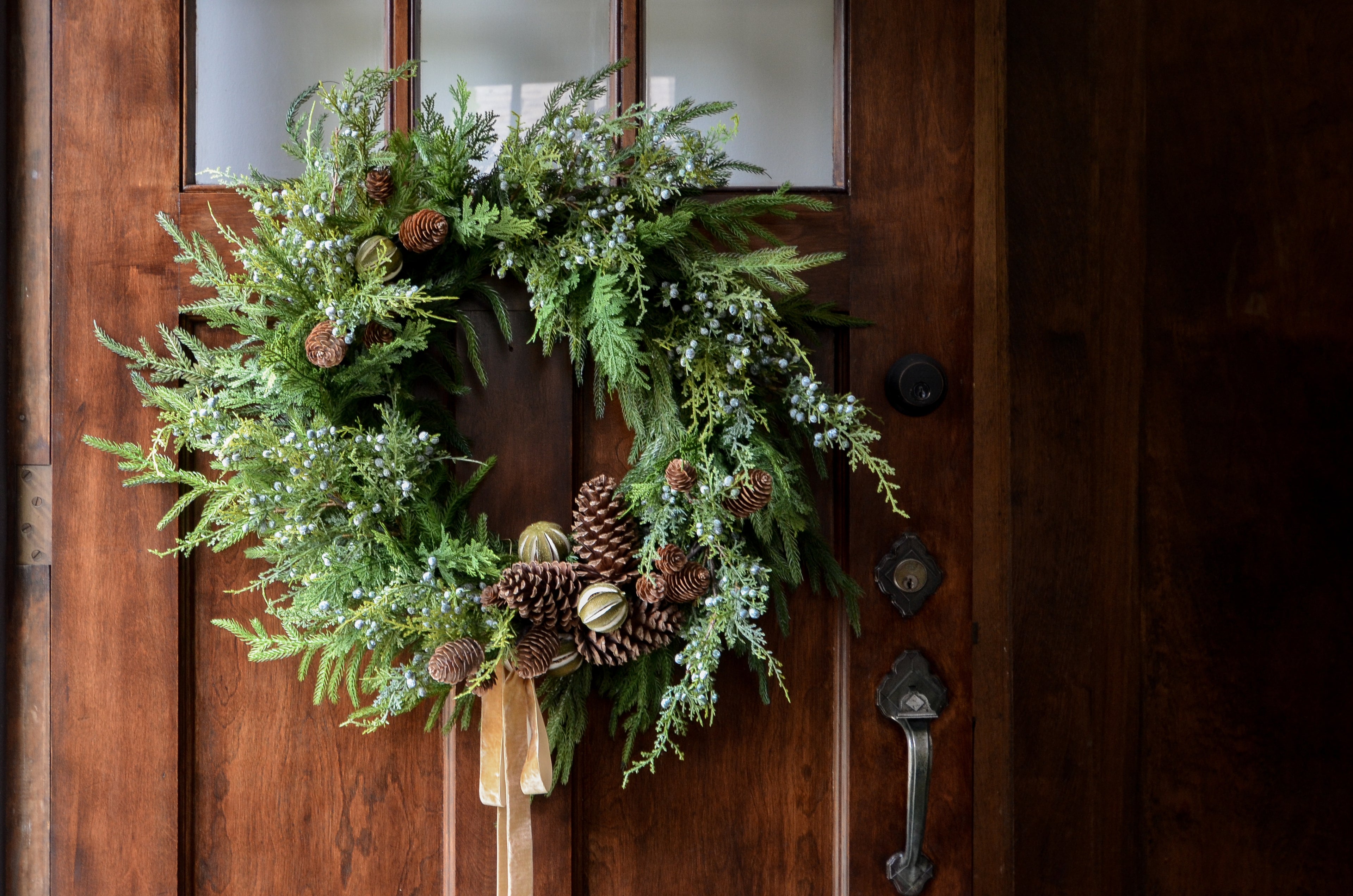 Load video: decorating christmas wreath