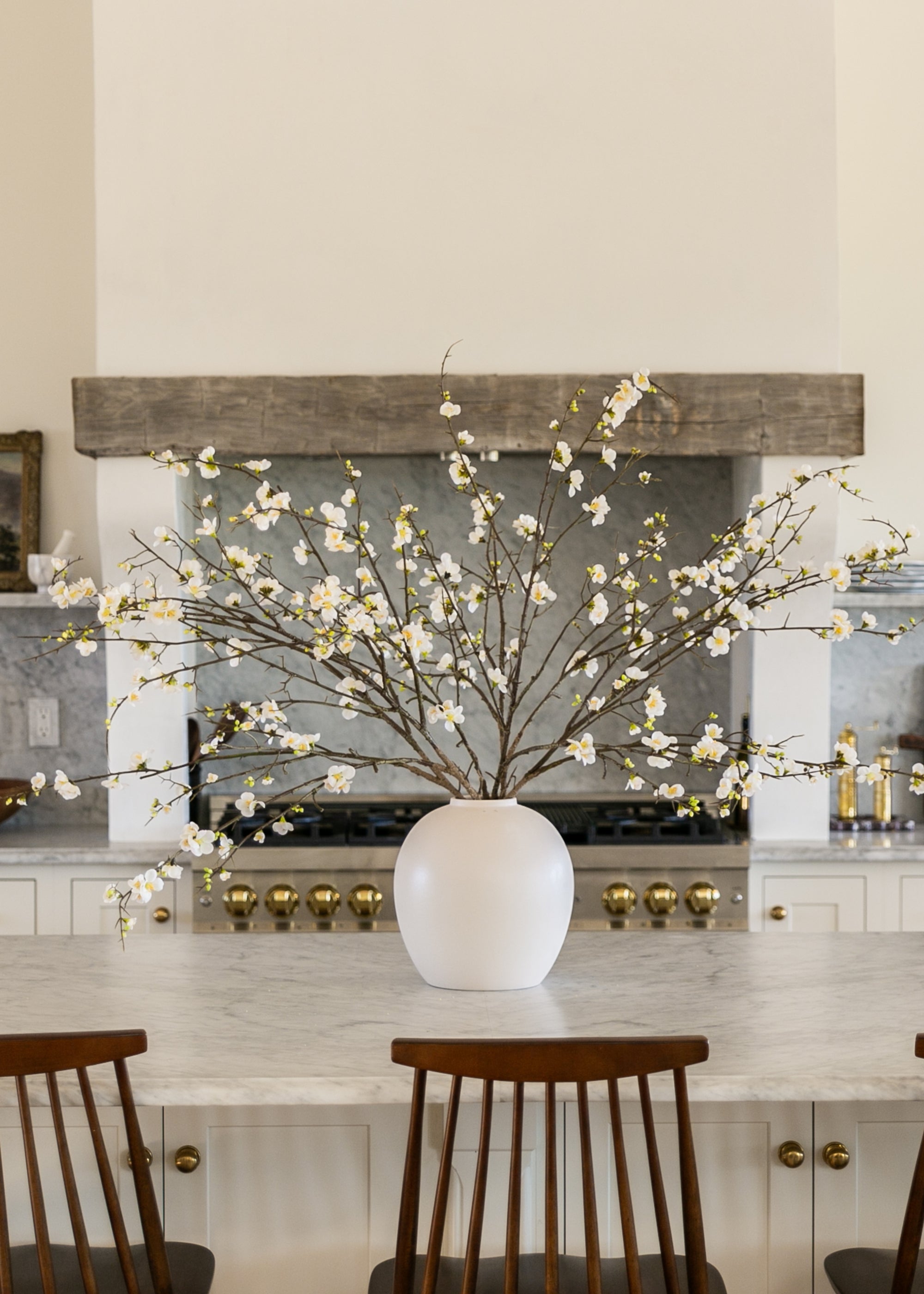 Lism ホワイトフロートデザイン Large Luxe-Faux™ Cream Quince Branch with Konos Vase Design – Afloral
