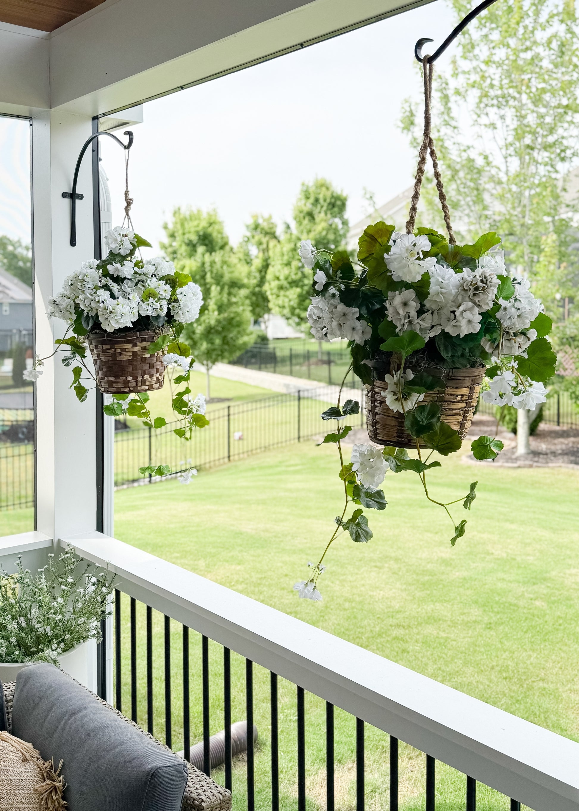 Outdoor Fake Hanging Geraniums