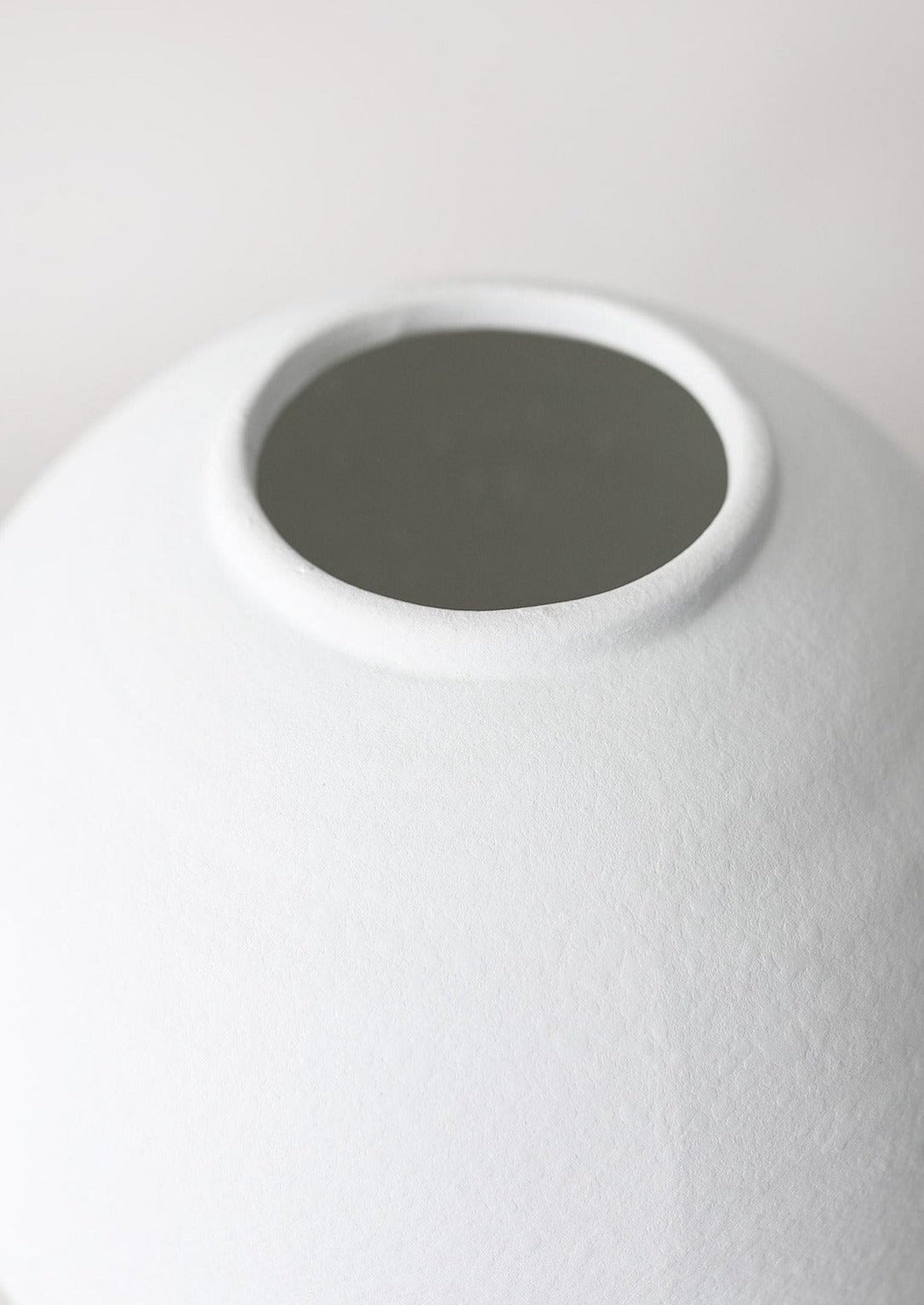 Ceramic White Konos Vase Opening