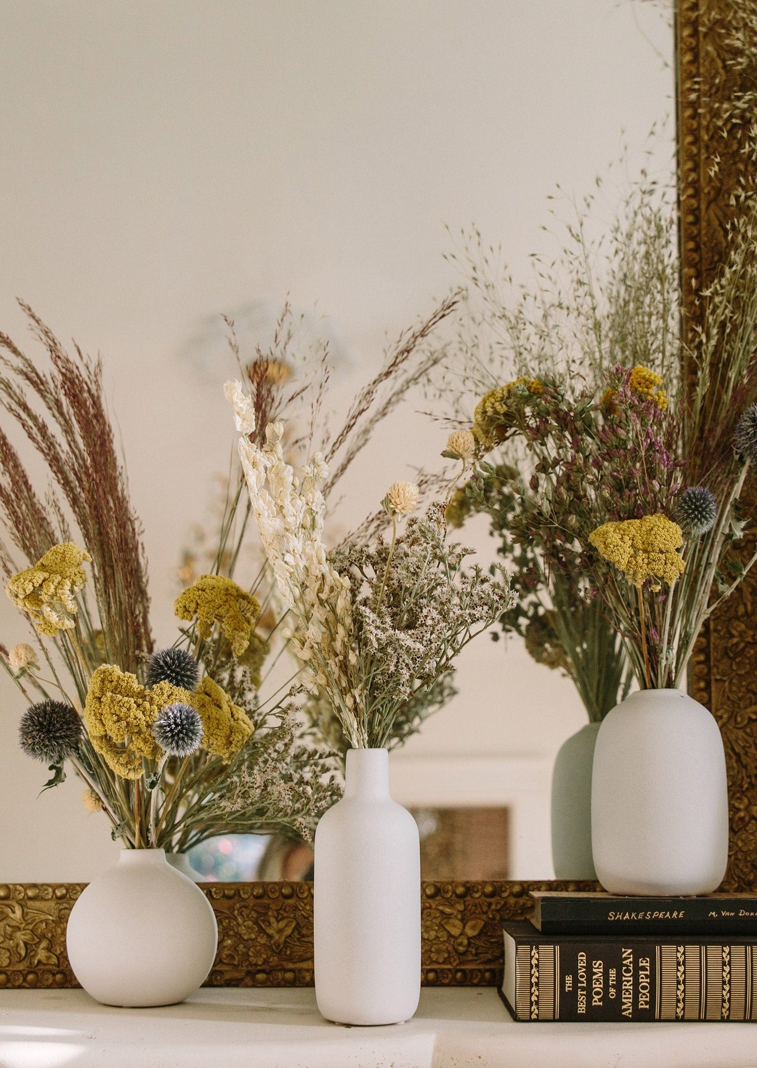 Afloral White Ceramic Vases with Dried Flowers